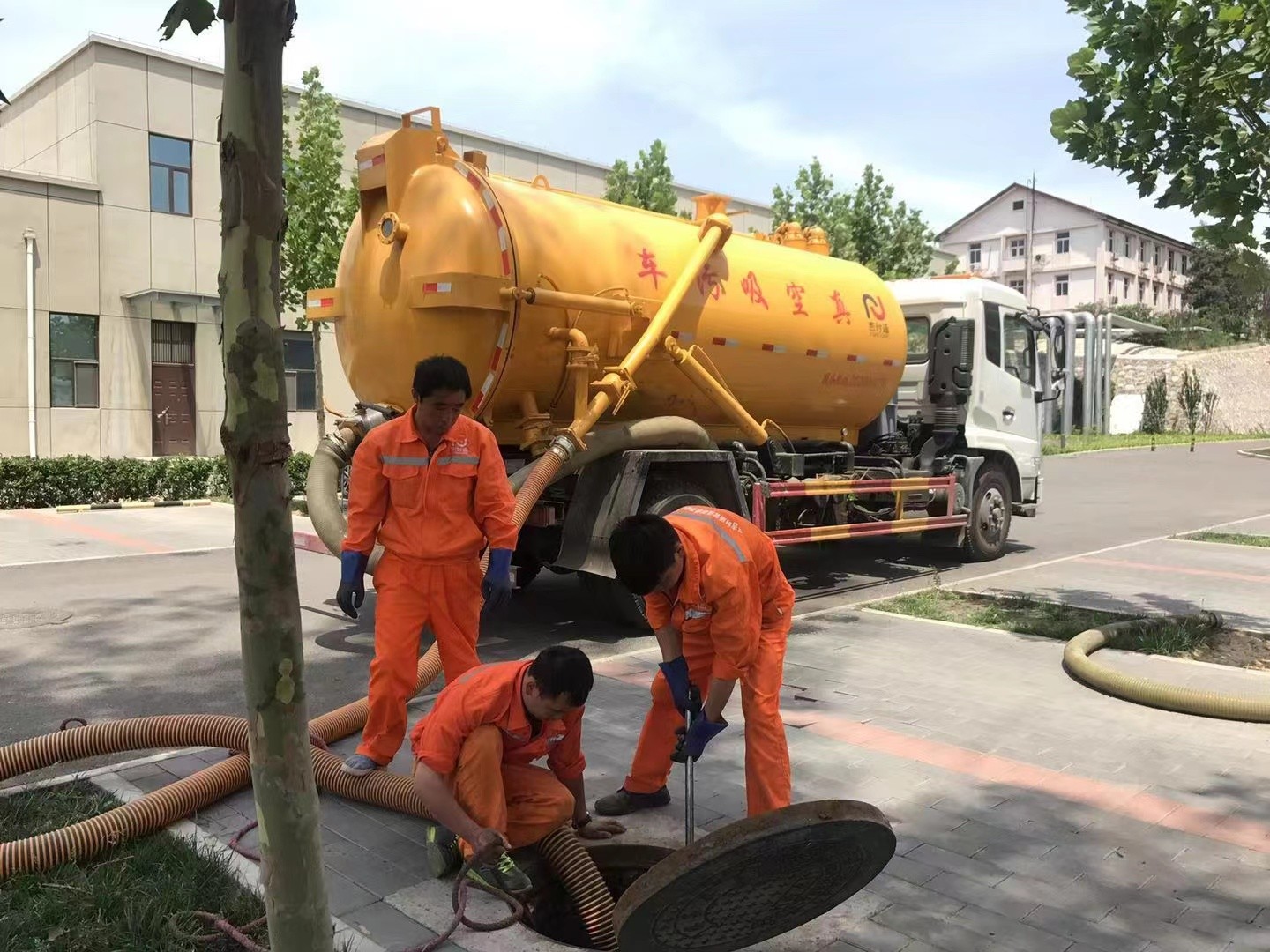 延边朝鲜族化粪池清理与5-8吨吸粪车施工效率分析